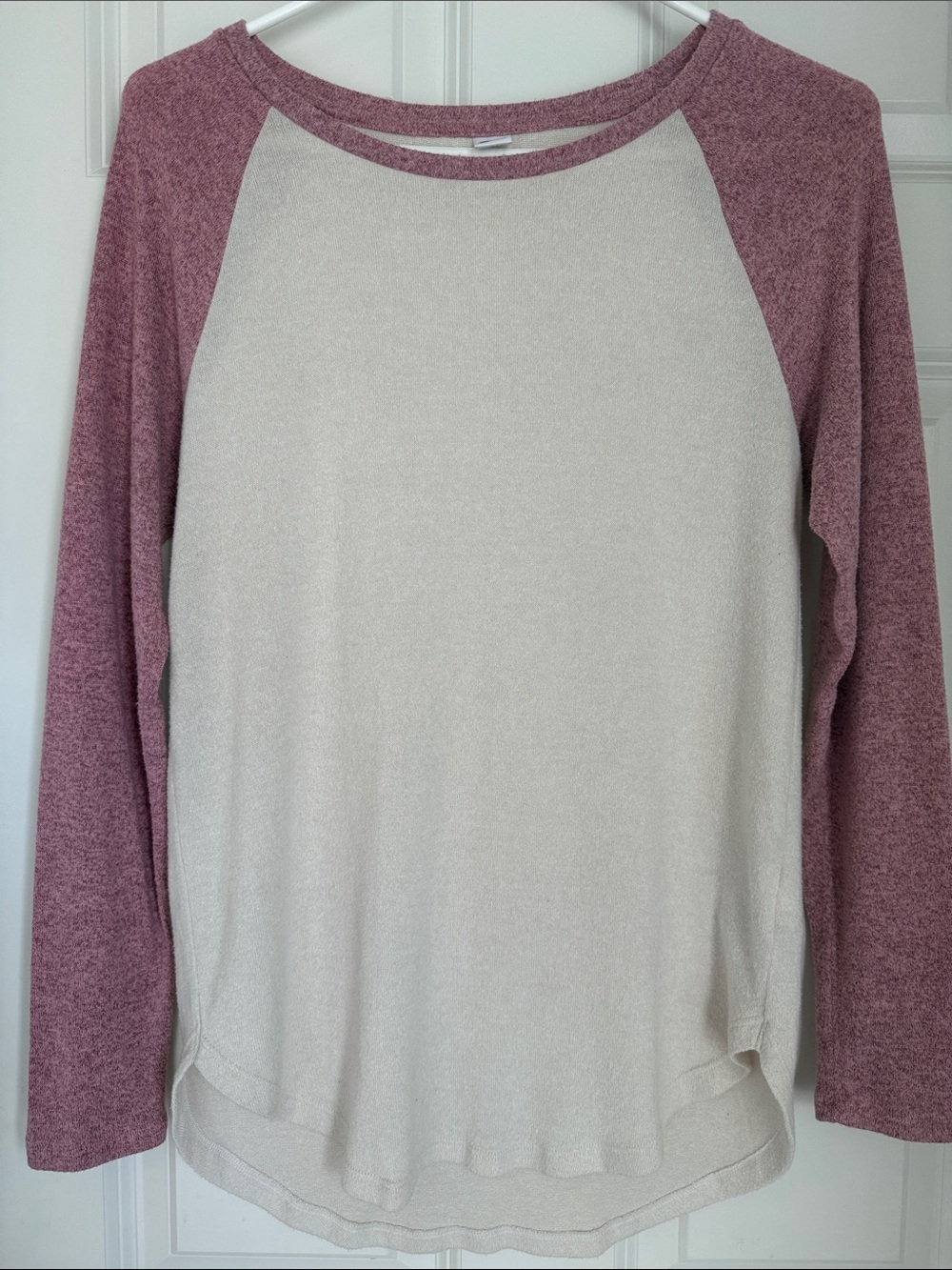 Old Navy - Two-Tone Raglan Long Sleeve Top - Cream & Dusty Rose